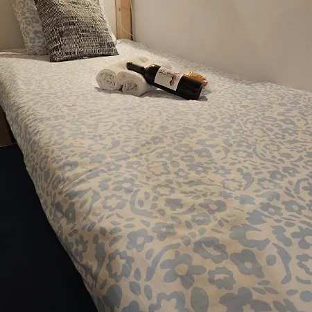 Πανσιόν Blue Mango Surf House Center